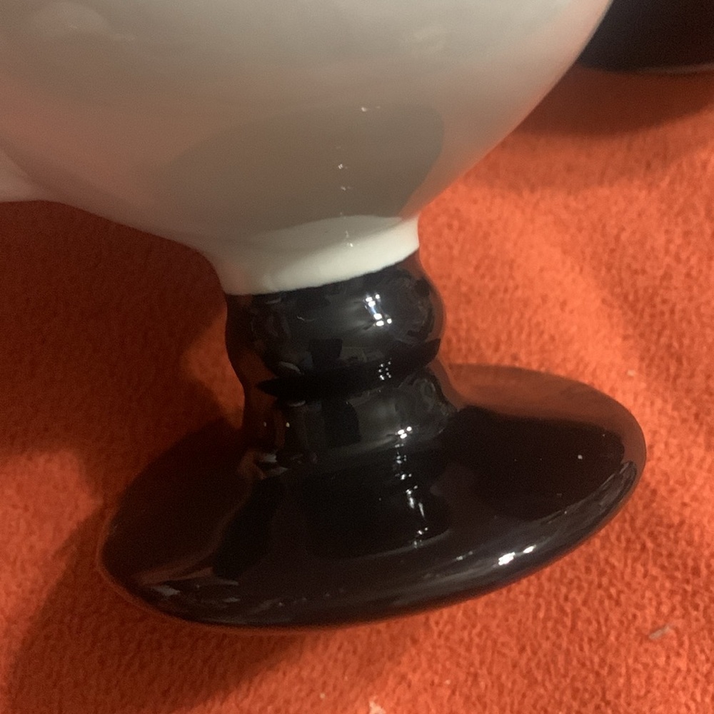 Set of 6 Vintage Caribe Puerto Rico Black & White Footed Pedestal Espresso Mugs - Picture 5 of 7